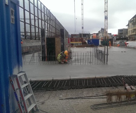 Radier du secteur D en cours de bétonnage et lissage